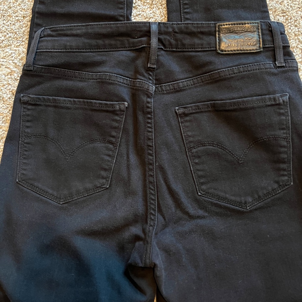 Levi’s High Rise Skinny Size 29 x 32
